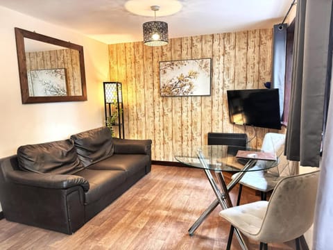 TV and multimedia, Living room, Dining area