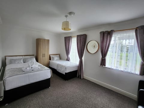 Bright elegant room park view Vacation rental in Dublin