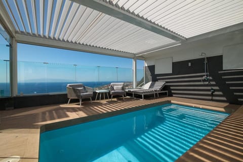 Patio, Day, Natural landscape, View (from property/room), Balcony/Terrace, Pool view, Sea view, Swimming pool, sunbed