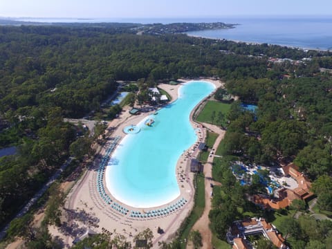 Bird's eye view, Pool view