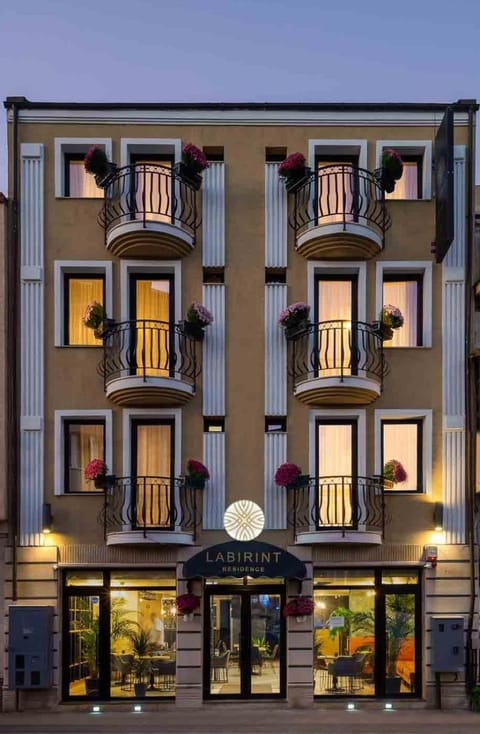Property building, Balcony/Terrace