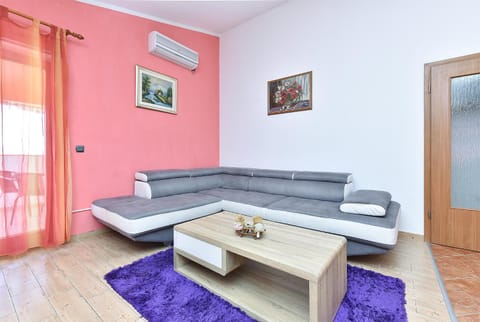 House Galizana 1962 House in Pula