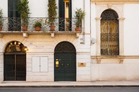Property building, Facade/entrance