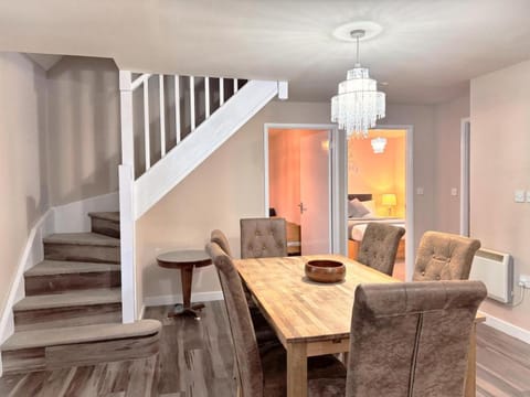 BlueBell 16-Hot Tub-Woodland Lodges-Pembrokeshire Chalet in Wales