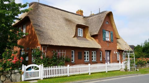 Ferien unterm Reetdach Whg 02 Apartment in Nordfriesland