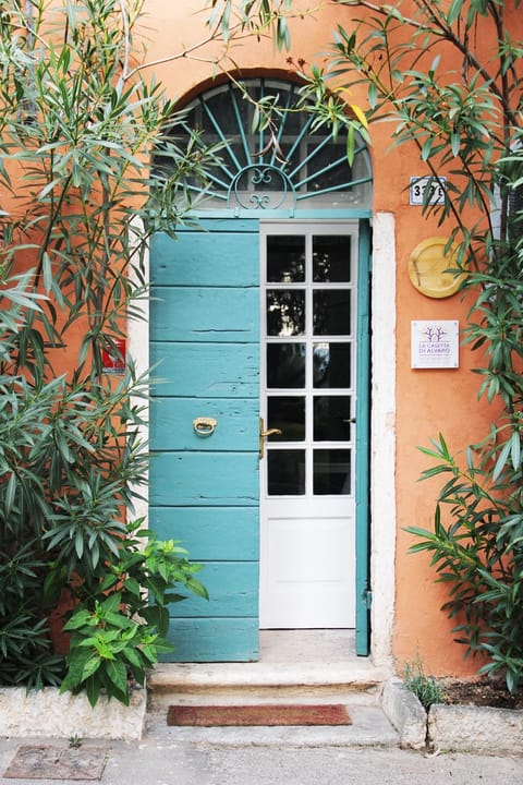 Facade/entrance, Day