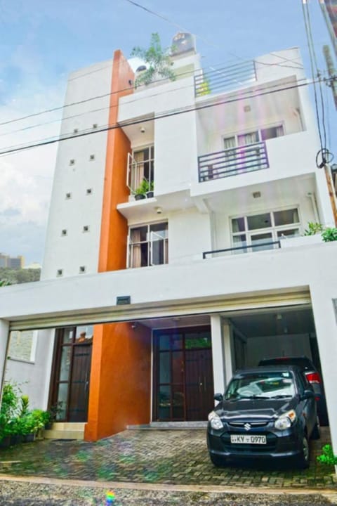 Property building, Facade/entrance, Parking