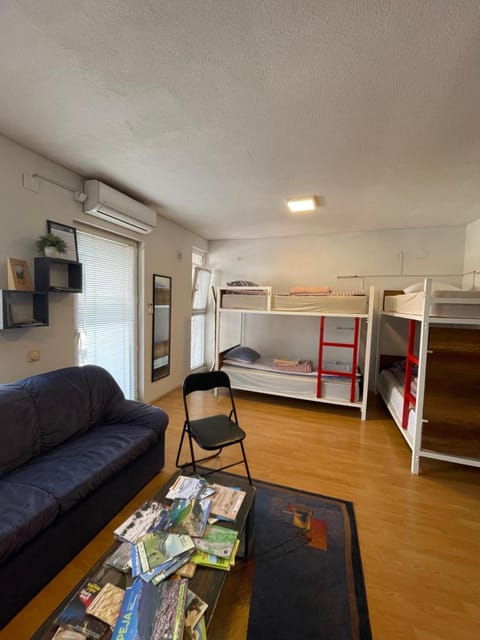 Bed, Living room, Photo of the whole room, Seating area, bunk bed