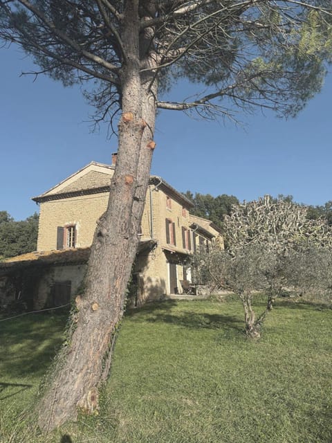 Mas dans la campagne pour loisirs et télétravail House in Provence-Alpes-Côte d'Azur