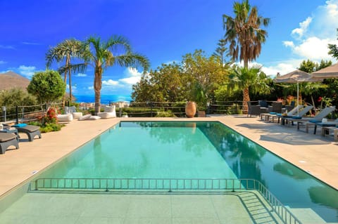 Spring, Day, Natural landscape, Pool view, Swimming pool, sunbed