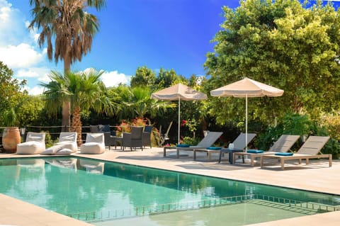 Patio, Spring, Day, Garden, Garden view, Pool view, Swimming pool, sunbed