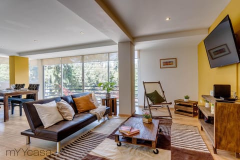 TV and multimedia, Balcony/Terrace, Living room, Seating area, Dining area