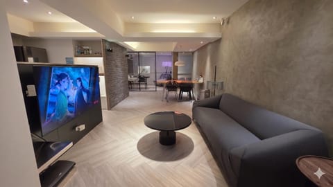 Communal lounge/ TV room, TV and multimedia, Living room, Seating area