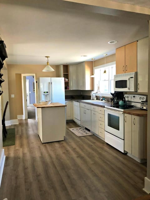 UP Cottage House in Saint Ignace