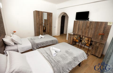 TV and multimedia, Photo of the whole room, Decorative detail