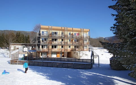 Facade/entrance, Winter