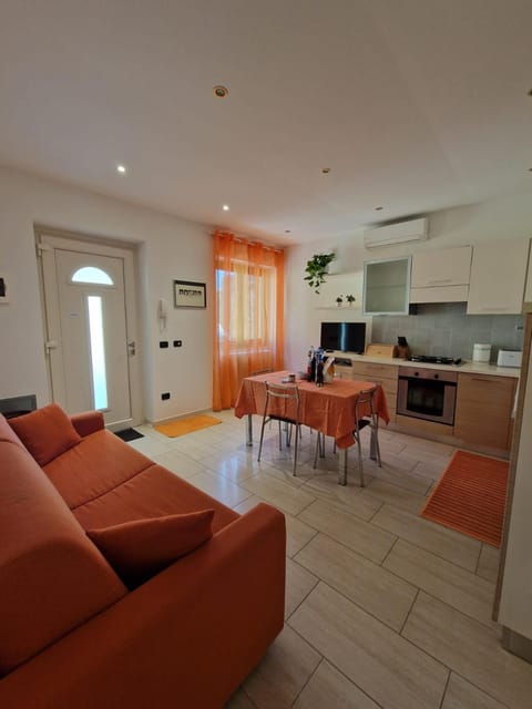 TV and multimedia, Kitchen or kitchenette, Seating area, Dining area, internet, kitchen, air conditioner