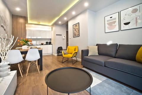 Kitchen or kitchenette, Living room, Seating area
