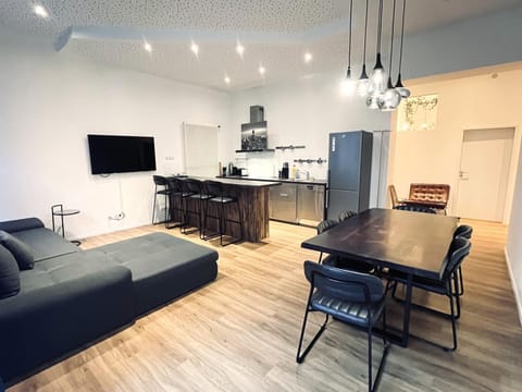 TV and multimedia, Kitchen or kitchenette, Living room, Seating area, Dining area, Evening entertainment