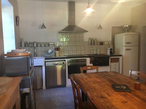 le mas du cypres, 12 pers et piscine House in Provence-Alpes-Côte d'Azur