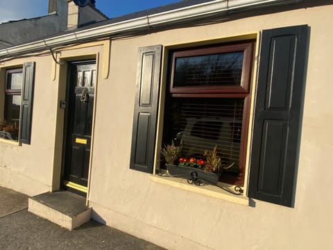 NEW LISTING Faye’s Place House in Donegal City