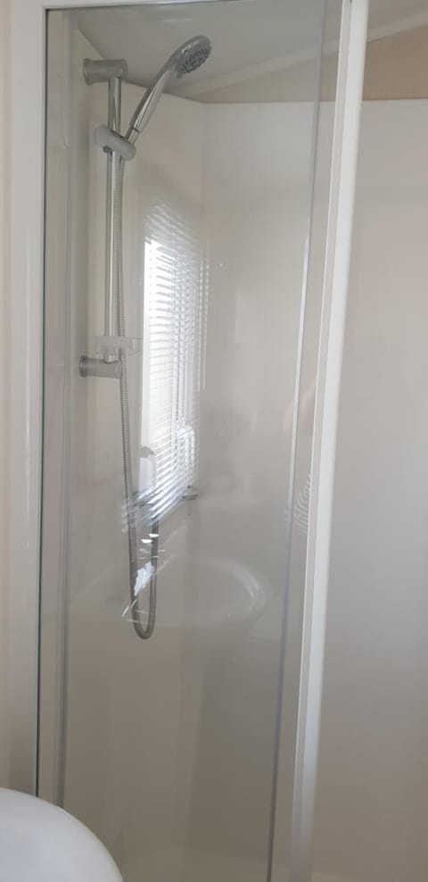 dees hot tub breaks tattershall lakes The Ramparts 20 House in Tattershall