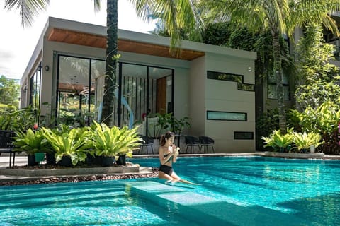 Property building, Swimming pool, Breakfast
