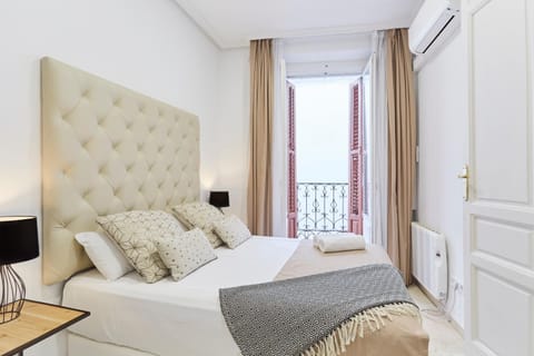 LEEWAYS APARTMENT XII in GRAN VÍA Apartment in Centro