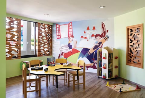 Kids's club, children