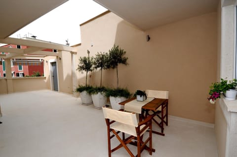Facade/entrance, Balcony/Terrace, Seating area