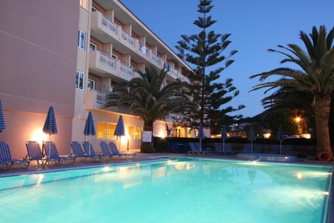 Property building, Day, Swimming pool, Swimming pool