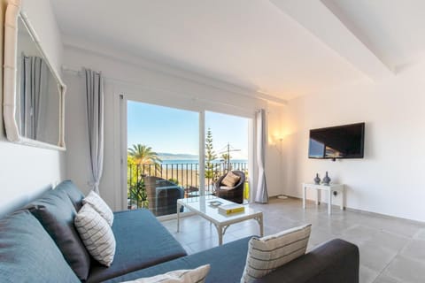 Living room, Sea view