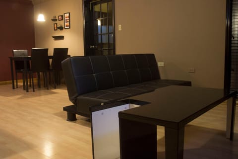 Restaurant/places to eat, Food and drinks