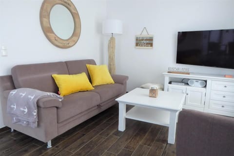 Haus Fehnhuus, Am Alten Deich 11a House in Friesland