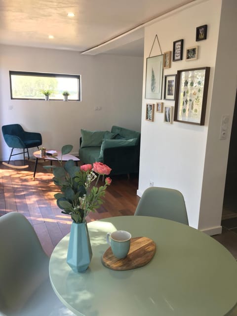 COTTAGE A LA FONTAINE DU CHENE House in Centre-Val de Loire