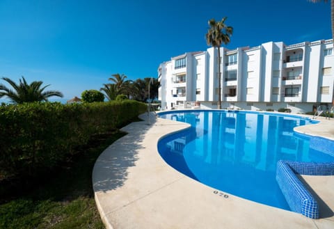 Property building, Swimming pool, Swimming pool