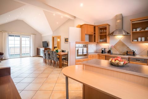 Living room, Dining area, kitchen