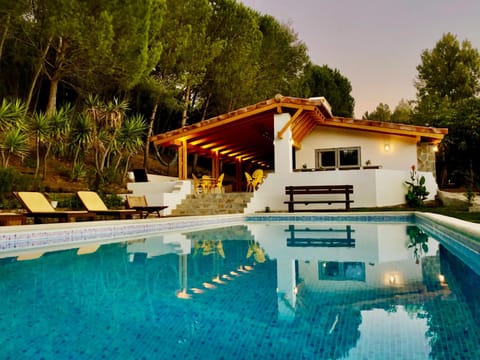 Property building, Natural landscape, Pool view, Swimming pool
