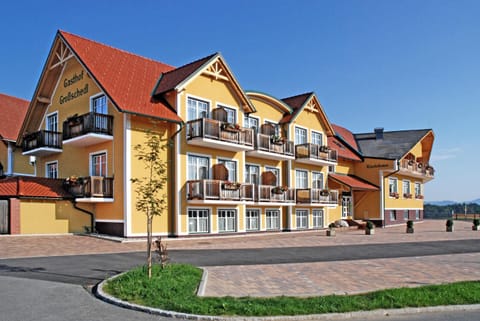 Facade/entrance, Property logo or sign, View (from property/room), Balcony/Terrace
