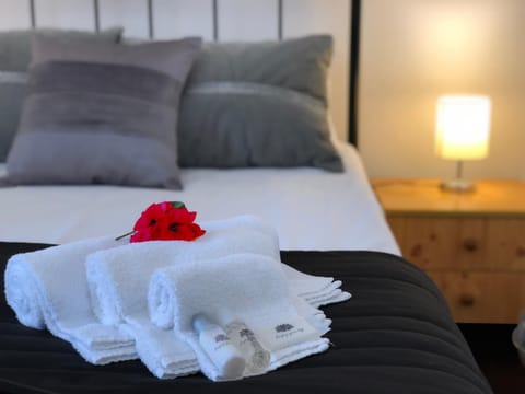 Bedroom, towels