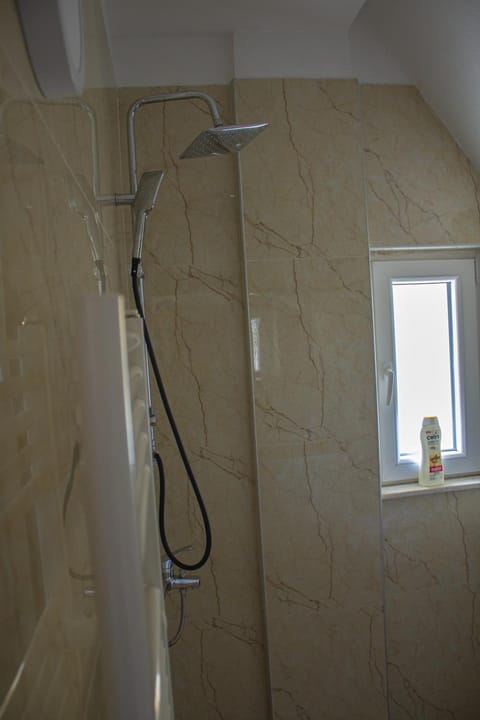 Bujtinat e lugines valbone Bed and Breakfast in Montenegro