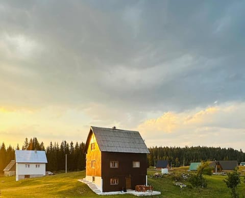 Village house Popovic Country House in Montenegro