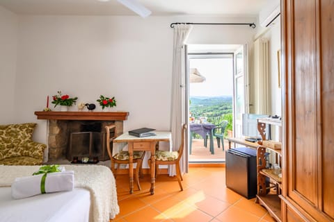 TV and multimedia, Balcony/Terrace, Seating area, Dining area, locker