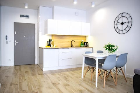 Property building, Coffee/tea facilities, Kitchen or kitchenette, stove