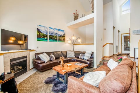 Forest Park 31E House in Wildernest