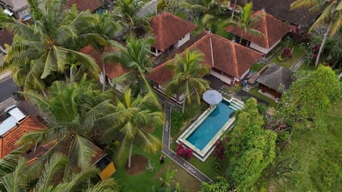 Property building, Restaurant/places to eat, Swimming pool, Breakfast