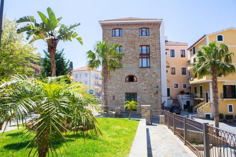 Property building, Natural landscape, Location