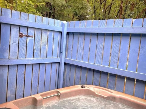 Primrose 18 Hot Tub-Tenby Chalet in Wales