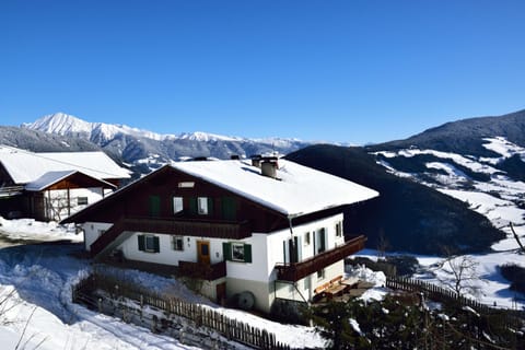 Facade/entrance, Winter