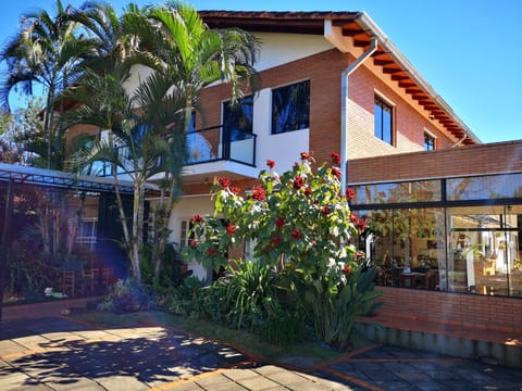 Property building, Day, Garden, Garden view